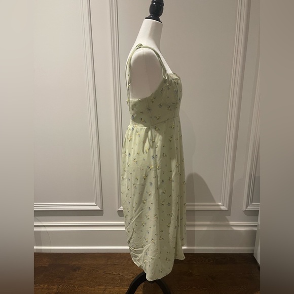 Forever 21 flowy floral dress - Picture 2 of 4